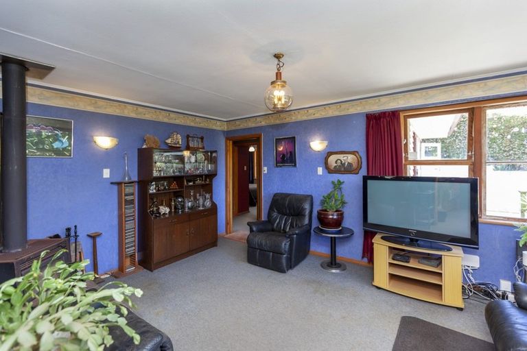 Photo of property in 38 Tiromoana Road, Raumati South, Paraparaumu, 5032