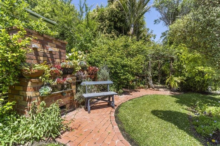 Photo of property in 7 Dallow Place, Henderson, Auckland, 0612