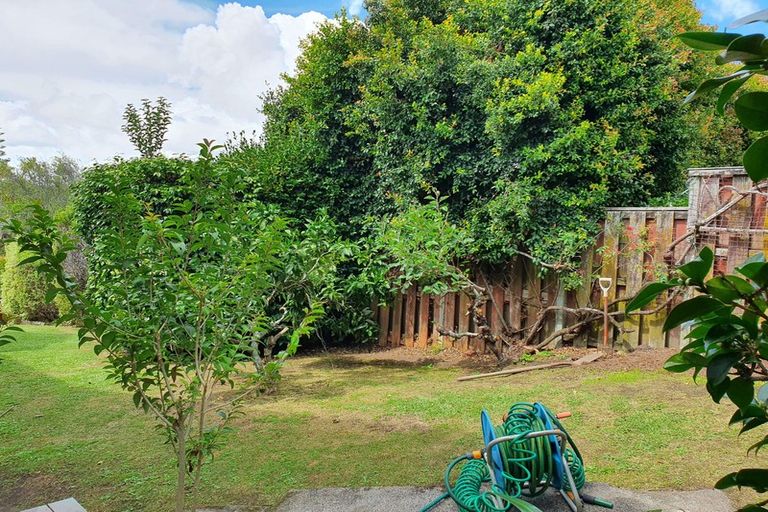 Photo of property in 2/15 Kayeleen Place, Cockle Bay, Auckland, 2014