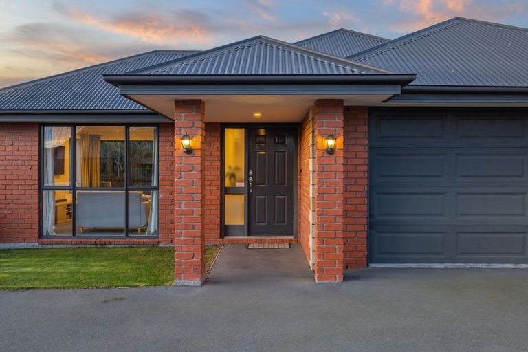 Photo of property in 15 Hideaway Gate, Parklands, Christchurch, 8083