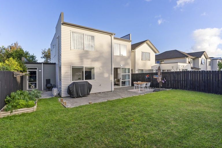 Photo of property in 12 Phar Lap Crescent, Takanini, 2112