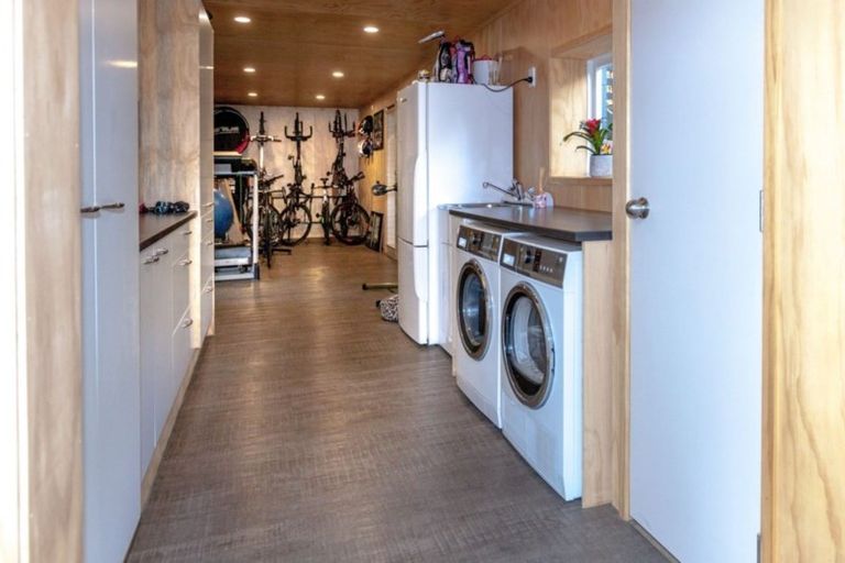 Photo of property in 111 Brunton Crescent, Thames, 3500