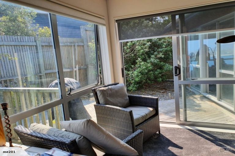 Photo of property in 24 Signallers Grove, Strathmore Park, Wellington, 6022