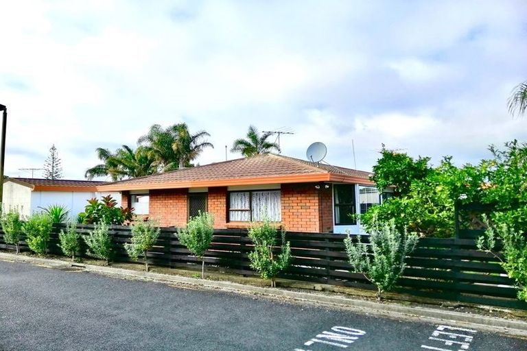 Photo of property in 3/178 Centreway Road, Orewa, 0931