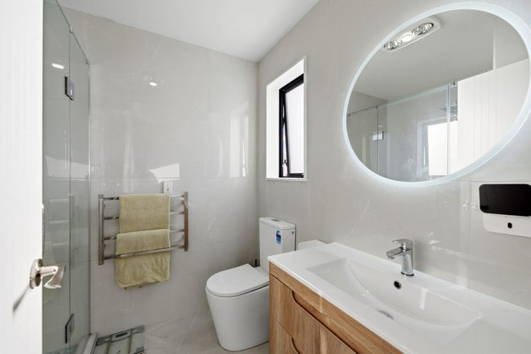 Photo of property in 70d Stanley Road, Glenfield, Auckland, 0629