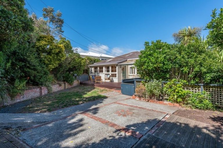 Photo of property in 28 Rangoon Street, Khandallah, Wellington, 6035