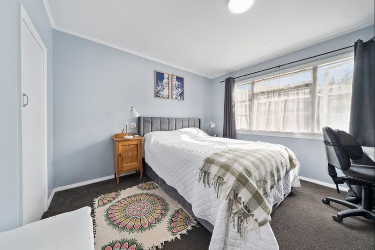 Photo of property in 2/5 Tokomaru Street, Welbourn, New Plymouth, 4312