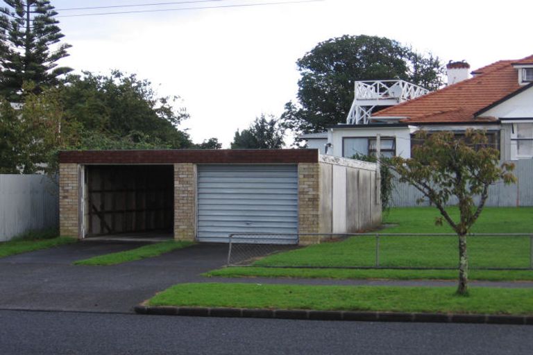 Photo of property in 1a Fitzroy Street, Papatoetoe, Auckland, 2104