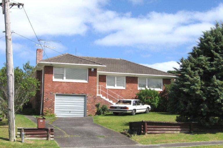 Photo of property in 39 Pupuke Road, Birkenhead, Auckland, 0627
