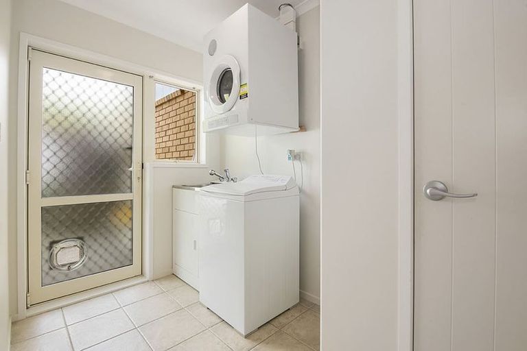 Photo of property in 6 Rivervale Grove, Stanmore Bay, Whangaparaoa, 0932