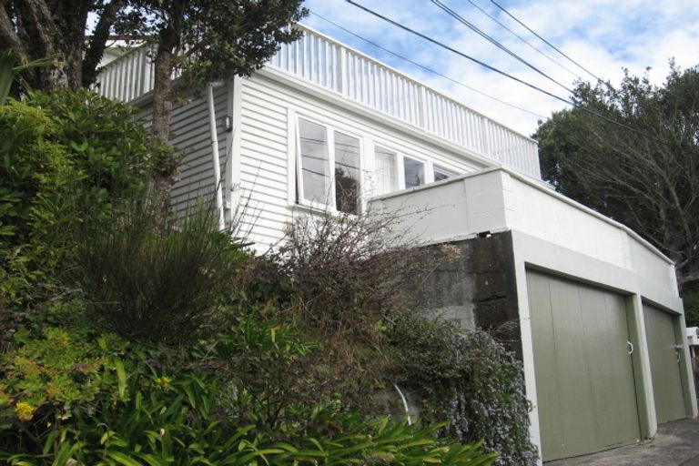 Photo of property in 5 Donald Crescent, Karori, Wellington, 6012