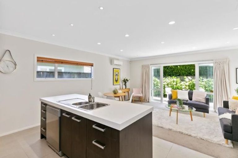 Photo of property in 46a Parkvale Road, Karori, Wellington, 6012