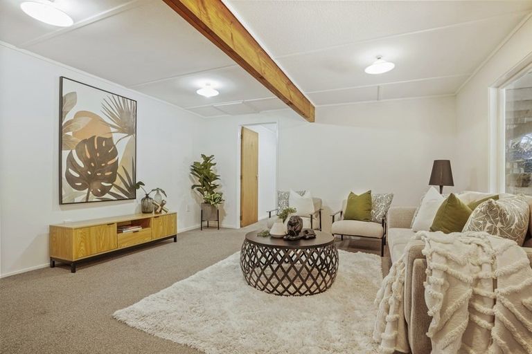 Photo of property in 1/67 Saddleback Rise, Murrays Bay, Auckland, 0630