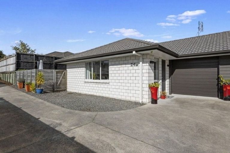 Photo of property in 24 Benmore Crescent, Pyes Pa, Tauranga, 3112