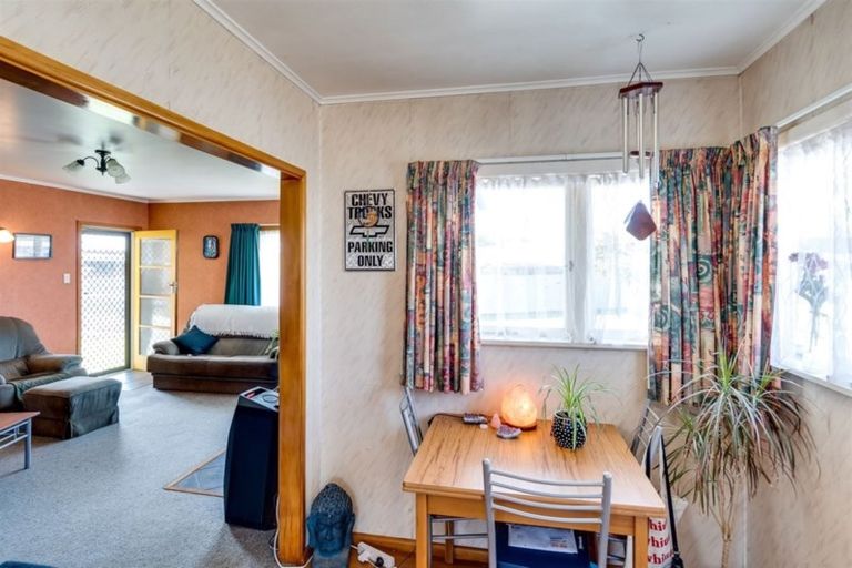 Photo of property in 8 Kelvin Road, Maraenui, Napier, 4110