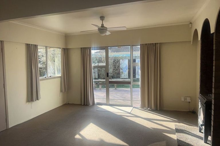 Photo of property in 94 Te Atatu Road, Te Atatu South, Auckland, 0610