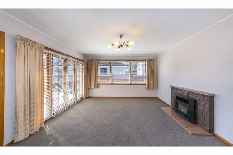 Photo of property in 32 Bournemouth Crescent, Aranui, Christchurch, 8061