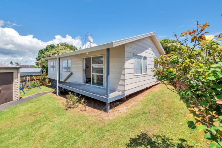 Photo of property in 6 Anglers Way, Wattle Downs, Auckland, 2102