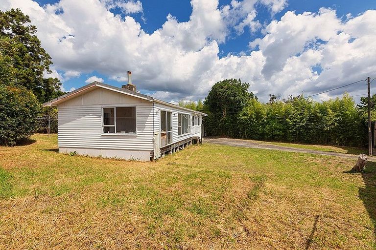 Photo of property in 54 St Leonards Road, Kelston, Auckland, 0602