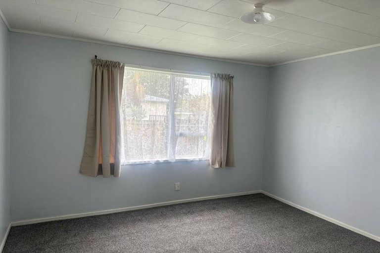 Photo of property in 1/58 Te Irirangi Drive, Clover Park, Auckland, 2019