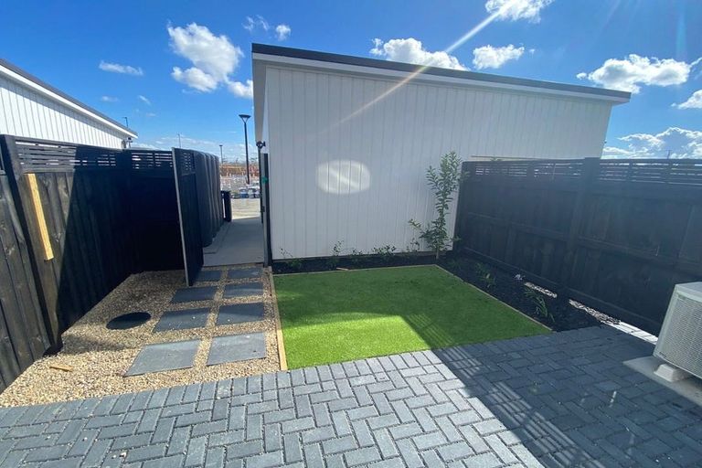 Photo of property in 44 Manarini Road, Westgate, Auckland, 0614