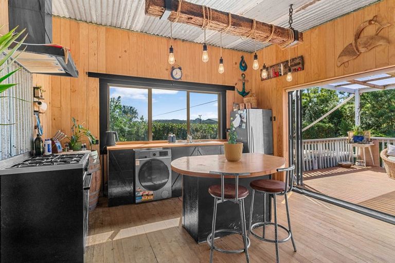 Photo of property in 106 Komiti Road, Tinopai, Matakohe, 0593