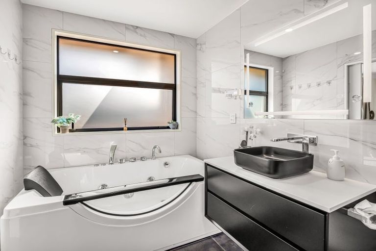 Photo of property in 17 Myrtle Road, Wigram, Christchurch, 8025