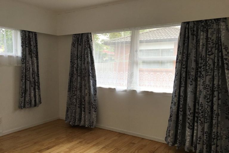 Photo of property in 22 Lynden Avenue, Hillcrest, Auckland, 0627