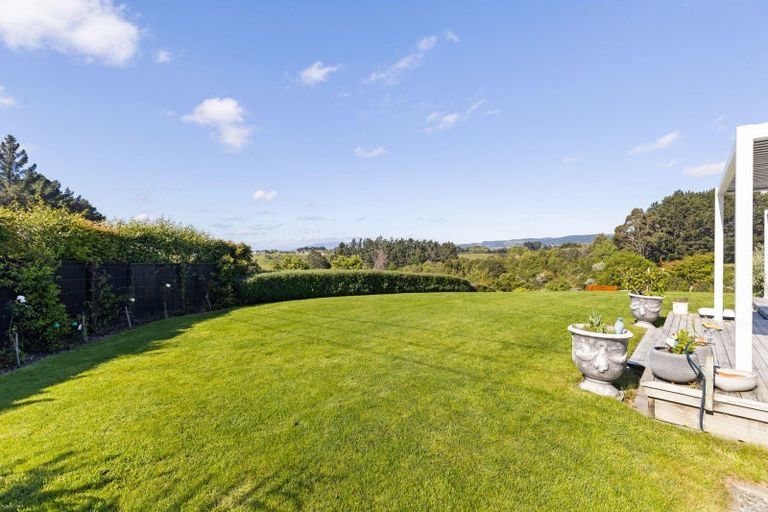 Photo of property in 51 Coutts Way, Fitzherbert, Palmerston North, 4410