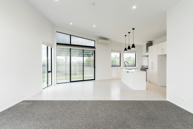 Photo of property in 1 Gallantry Crescent, Papakura, 2110