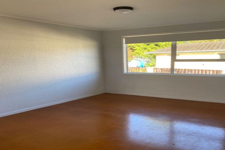 Photo of property in 67 Riverpark Crescent, Henderson, Auckland, 0610