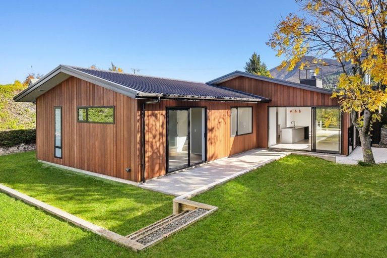 Photo of property in 22 Bodkin Street, Lake Hawea, Wanaka, 9382