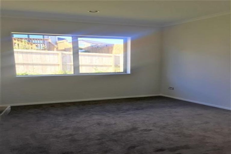Photo of property in 104 Keri Vista Rise, Papakura, 2110