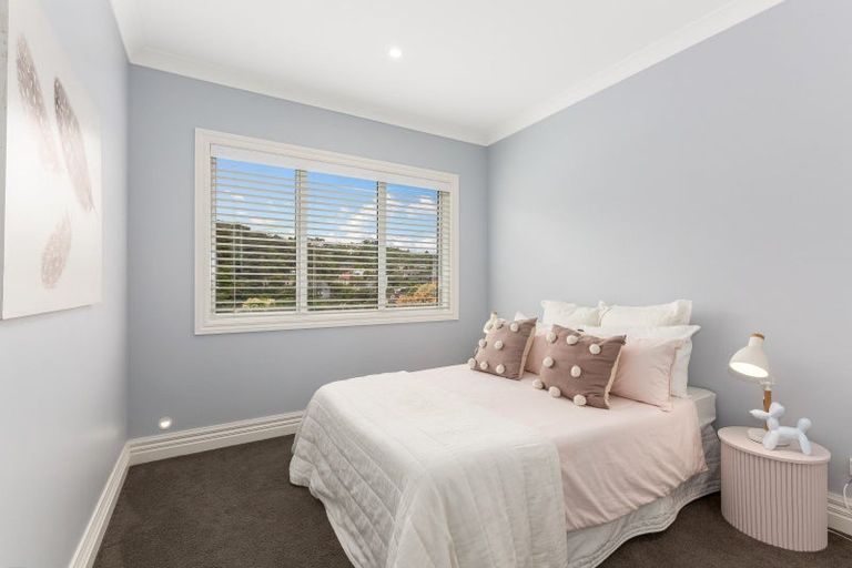 Photo of property in 23 Silverstream Road, Crofton Downs, Wellington, 6035