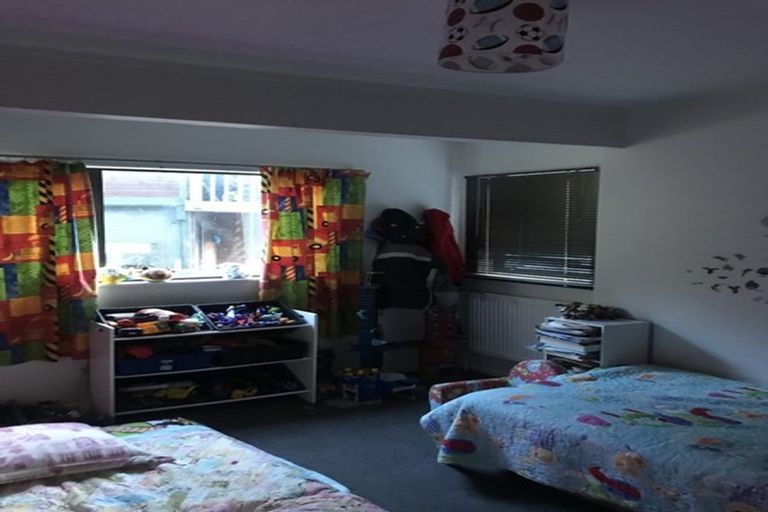 Photo of property in 27 Postgate Drive, Whitby, Porirua, 5024