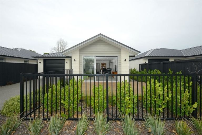 Photo of property in 4 Kamahi Place, Bishopdale, Christchurch, 8051