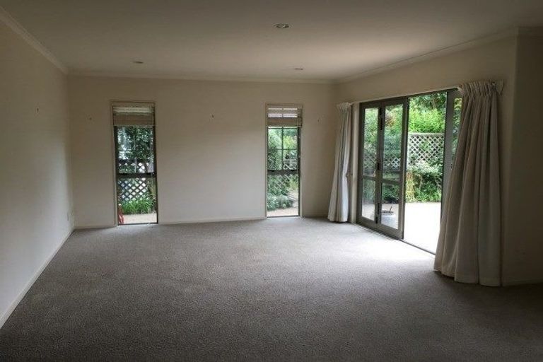 Photo of property in 17 Lakeridge Close, Rangatira Park, Taupo, 3330