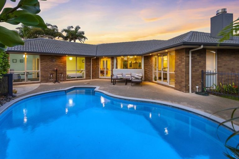 Photo of property in 30 Te Wharau Drive, Greenhithe, Auckland, 0632