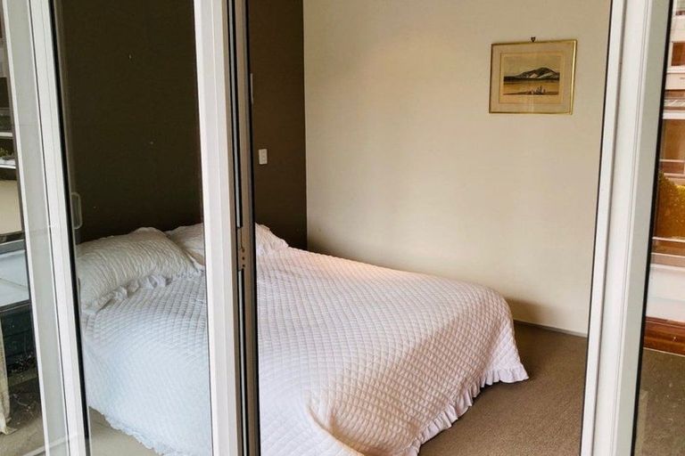 Photo of property in Sanctum Apartments, 11/10a Ebor Street, Te Aro, Wellington, 6011