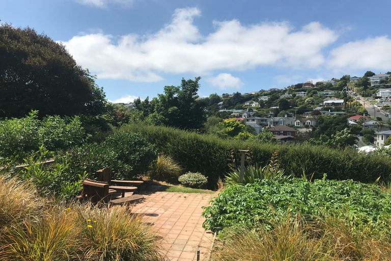 Photo of property in 18 Frasers Road, Glenross, Dunedin, 9011