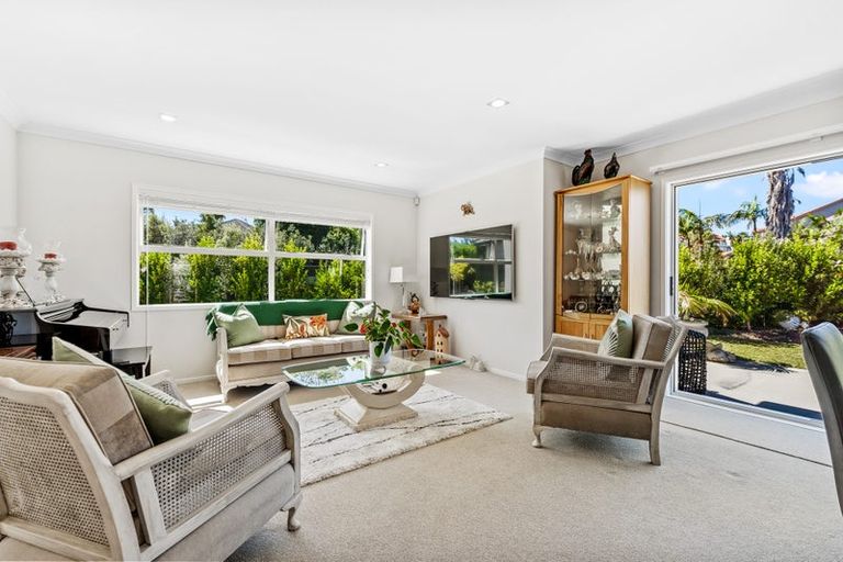 Photo of property in 2 Maylee Crescent, Gulf Harbour, Whangaparaoa, 0930