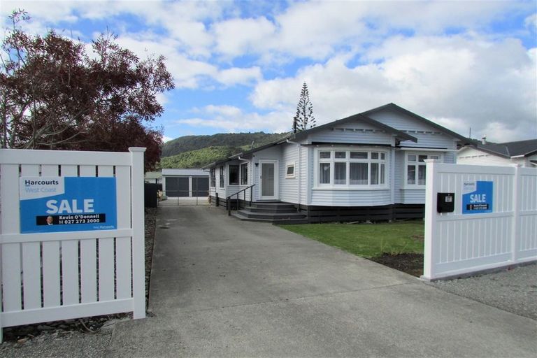 Photo of property in 37 Marlborough Street, Greymouth, 7805