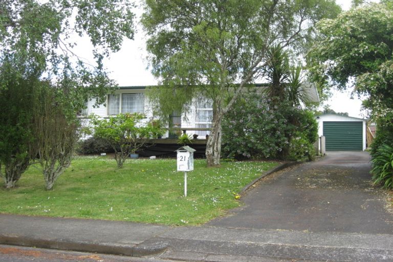 Photo of property in 21 Tairere Crescent, Rosehill, Papakura, 2113