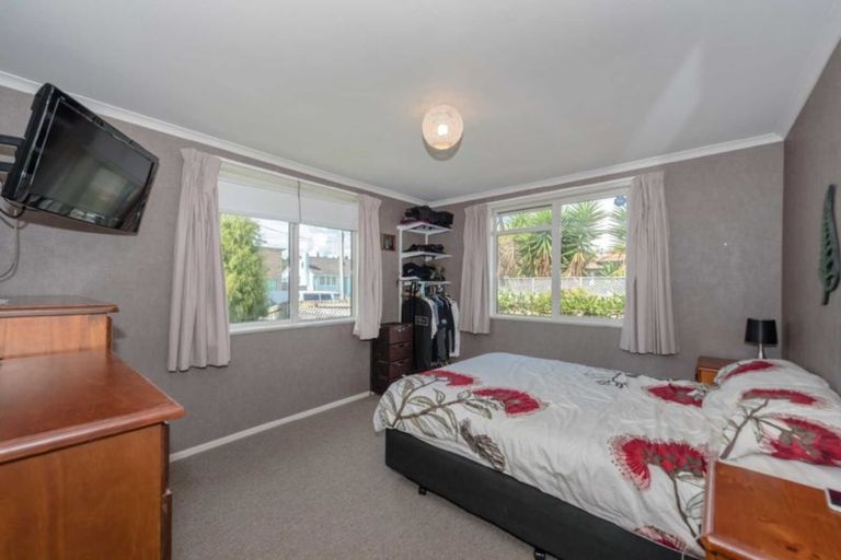 Photo of property in 9 Dowding Street, Melville, Hamilton, 3206
