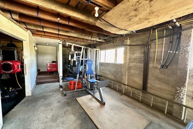 Photo of property in 16 Barnego Road, Balclutha, 9230