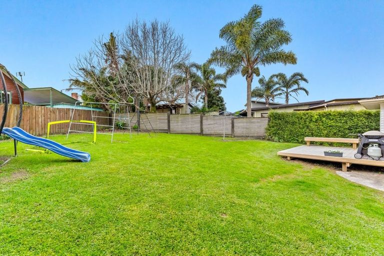 Photo of property in 37 Neptune Avenue, Beach Haven, Auckland, 0626