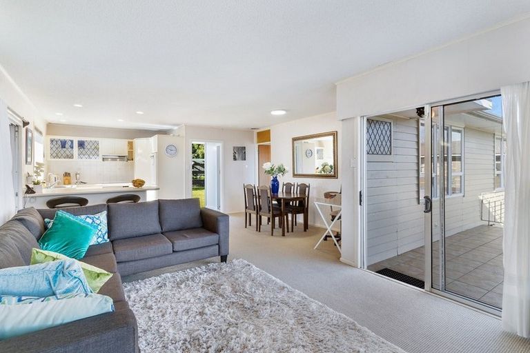 Photo of property in 3 Mack Place, Red Hill, Papakura, 2110