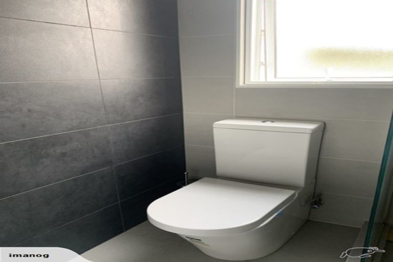 Photo of property in 73 Tamahere Drive, Glenfield, Auckland, 0629