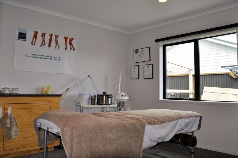 Photo of property in 21 Surfers Avenue, Waihi Beach, 3611