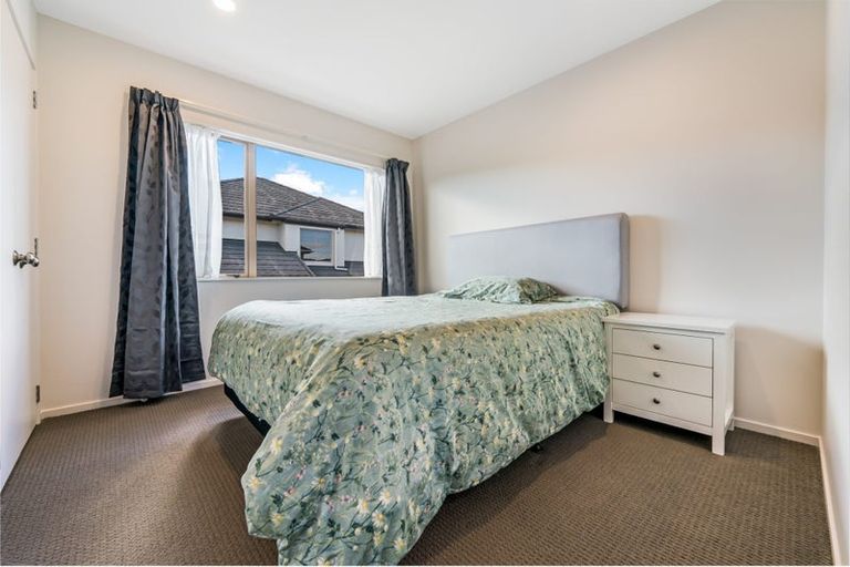 Photo of property in 11 Kouras Place, Flat Bush, Auckland, 2016